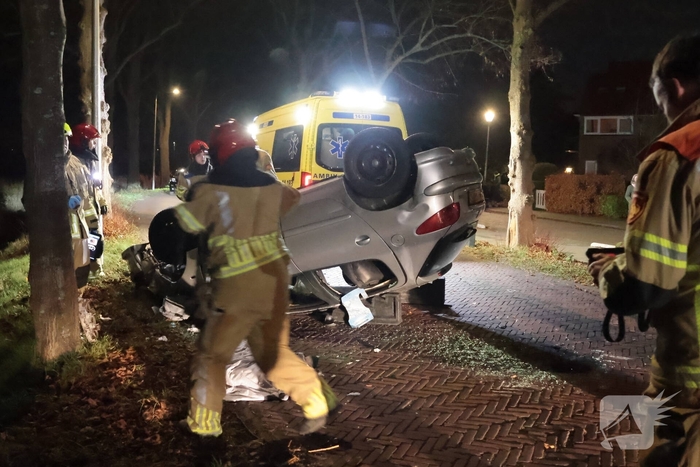 Bestuurder gewond bij eenzijdig ongeval