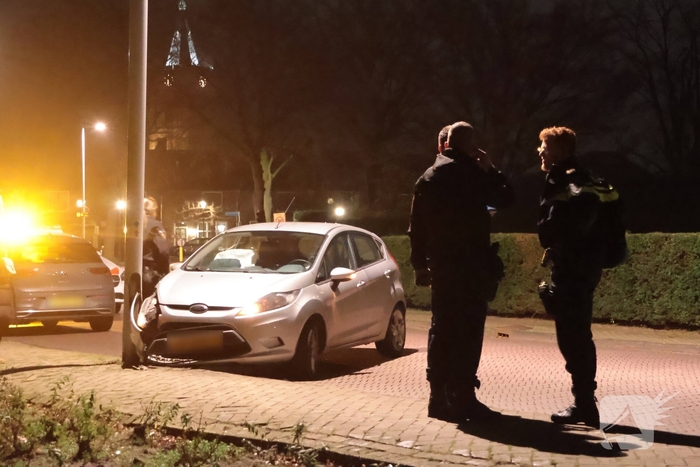 Bestuurder slaat op de vlucht na ongeval