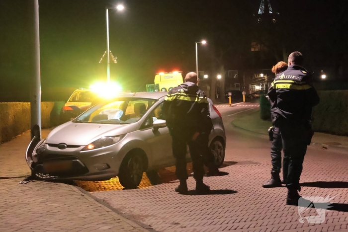 Bestuurder slaat op de vlucht na ongeval