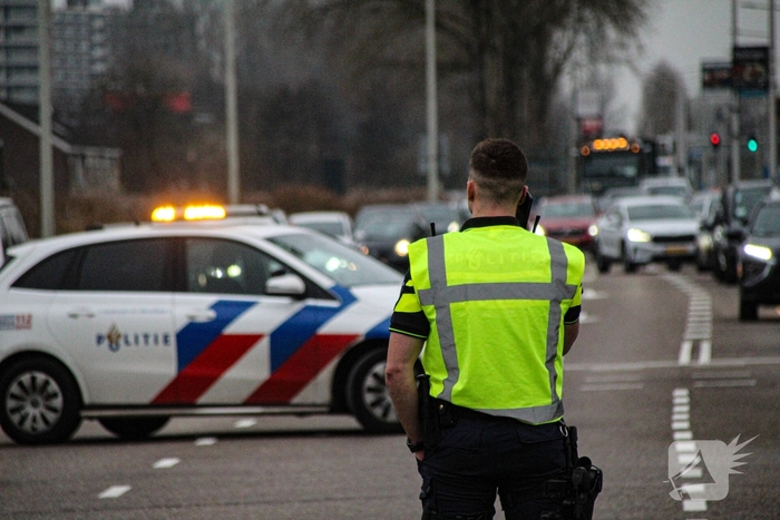 Zware aanrijding tussen twee auto's zorgt voor schade