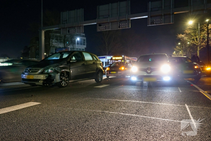 Aanrijding met meerdere voertuigen veroorzaakt verkeershinder