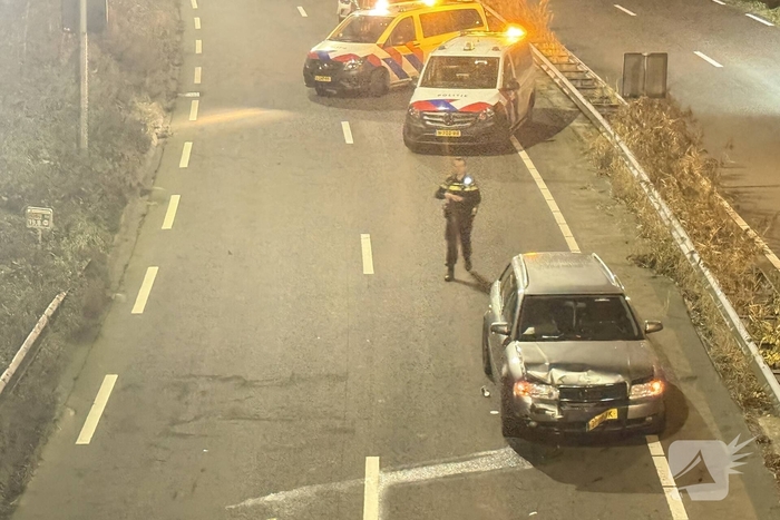 Flinke schade bij kop-staart botsing op provinciale weg