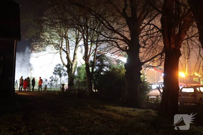 Brand in opslagschuur snel onder controle