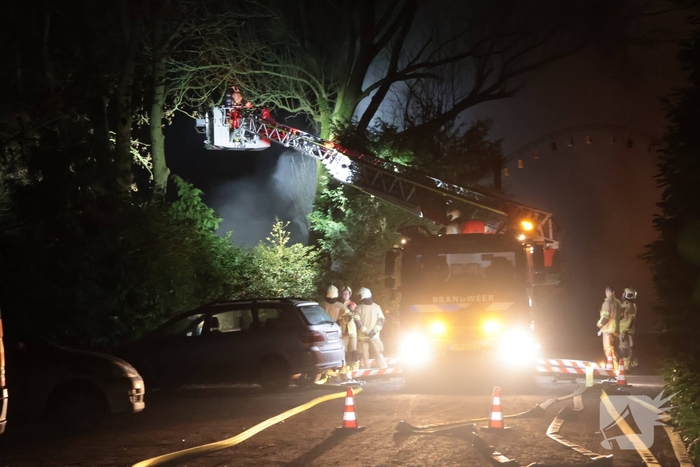 Brand in opslagschuur snel onder controle