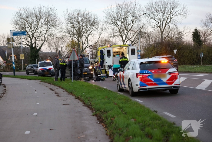 Fietser gewond na aanrijding met werkbus