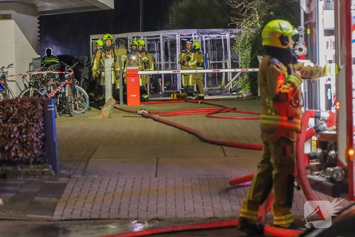 Containerbrand verwoest bijgebouw hotel