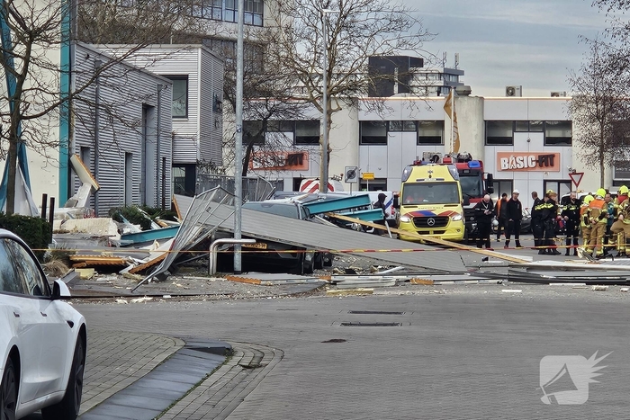 Bedrijfspand deels ingestort