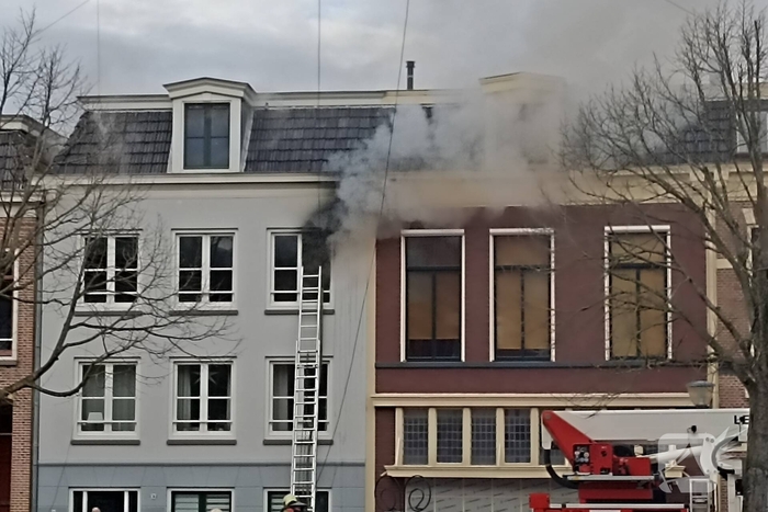 Brand in woning leidt tot grootschalige hulpverlening