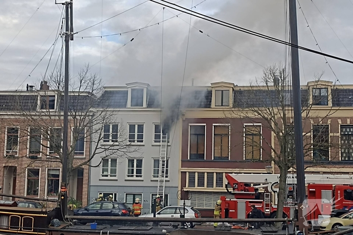 Brand in woning leidt tot grootschalige hulpverlening