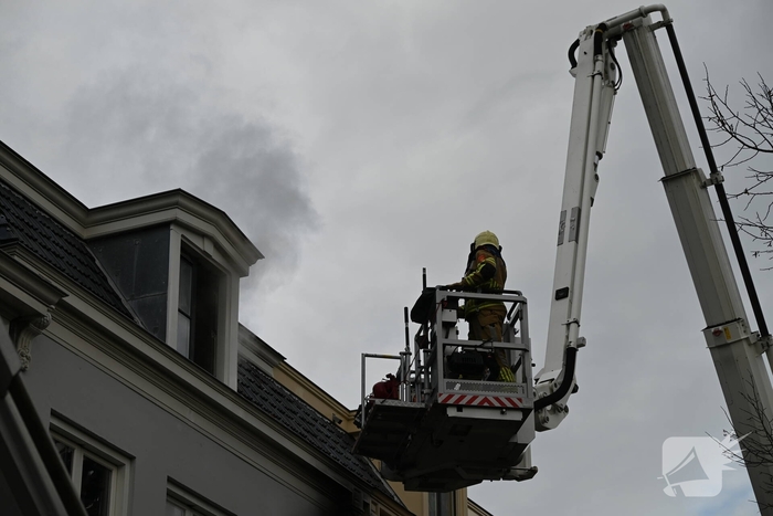 Brand in woning leidt tot grootschalige hulpverlening