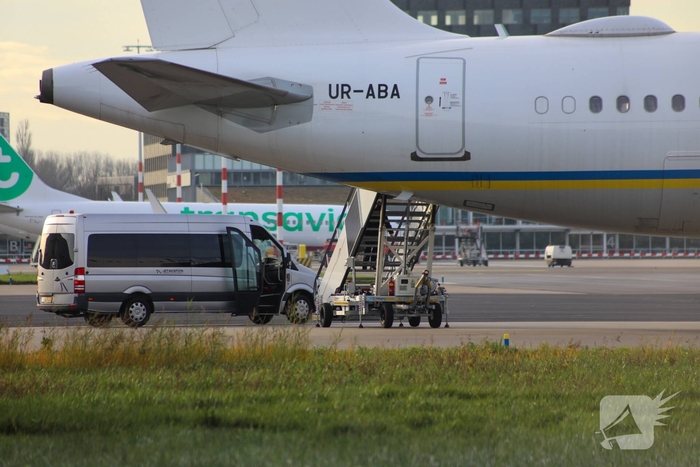 Oekraïense president arriveert op beveiligde luchthaven