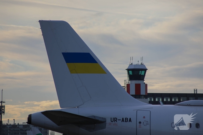 Oekraïense president arriveert op beveiligde luchthaven