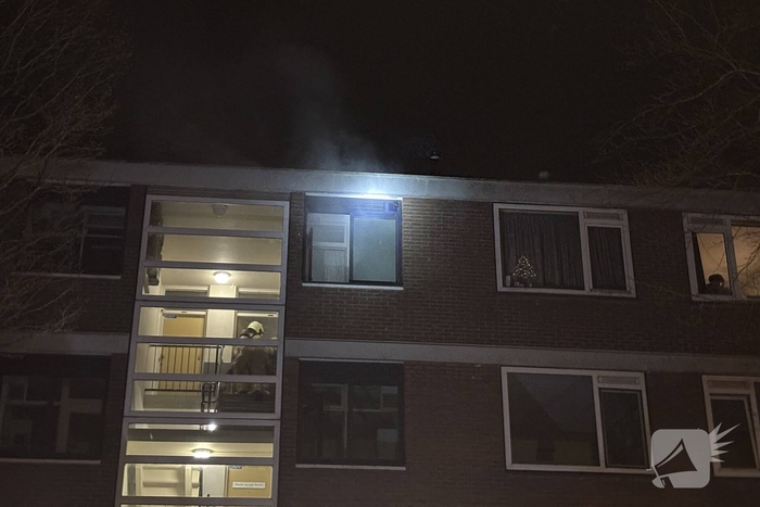 Woning vol rook door pan op vuur