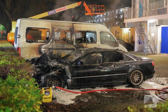 Auto volledig verwoest door brand