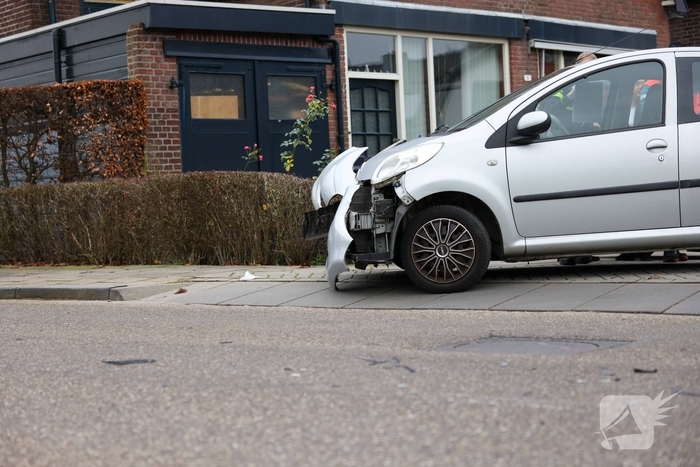 Aanrijding veroorzaakt aanzienlijke schade