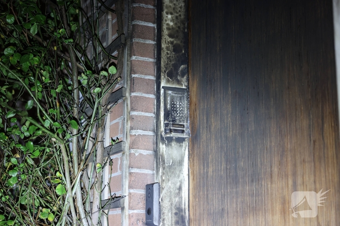 Explosie veroorzaakt schade aan deur