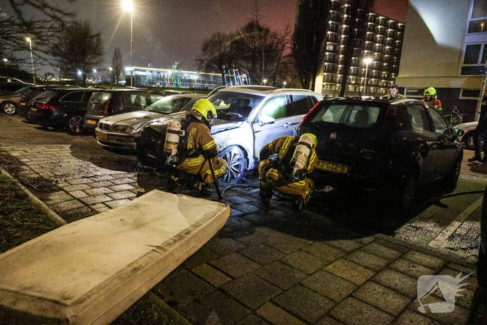 Auto's zwaar beschadigd door brand