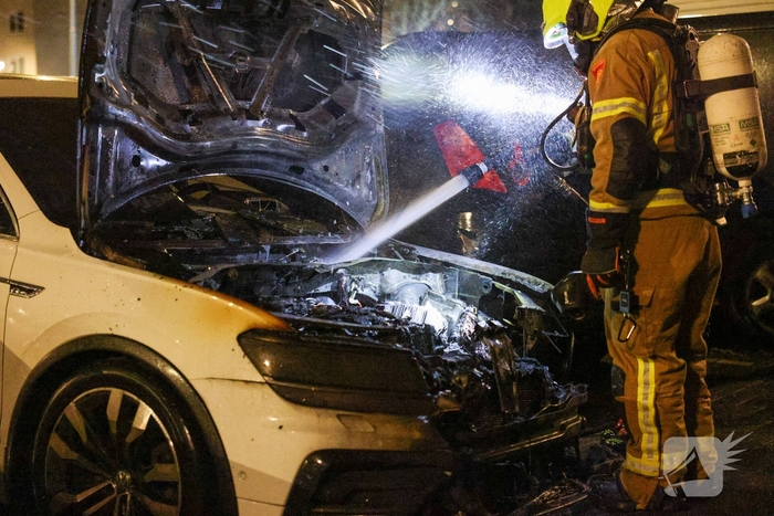 Auto's zwaar beschadigd door brand