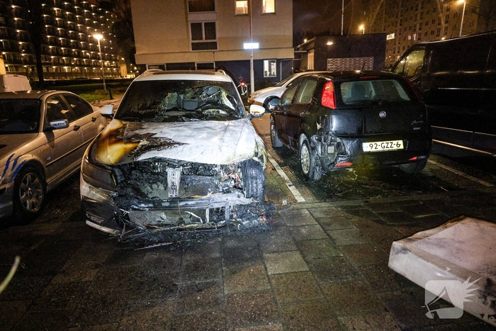 Auto's zwaar beschadigd door brand