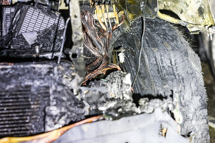 Auto's zwaar beschadigd door brand