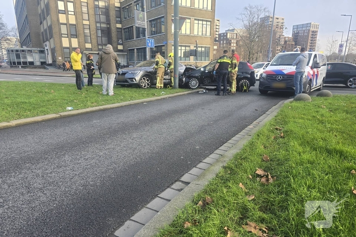 Zware aanrijding tussen twee voertuigen
