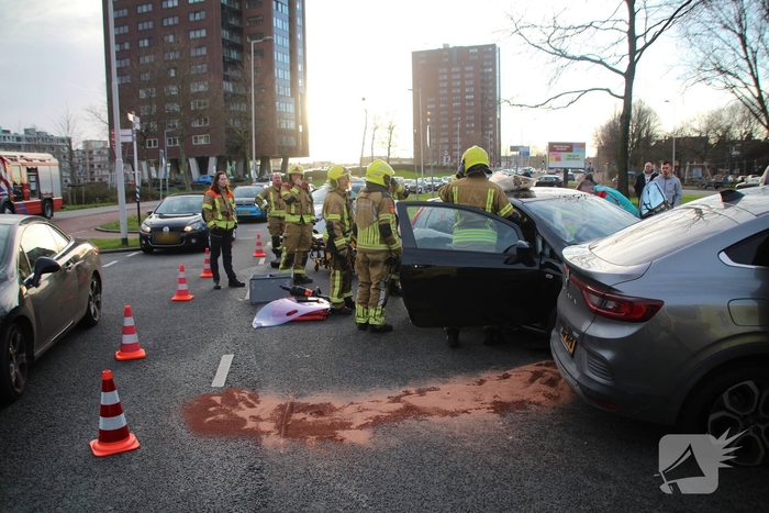 Zware aanrijding tussen twee voertuigen