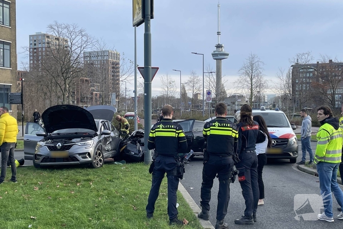 Zware aanrijding tussen twee voertuigen
