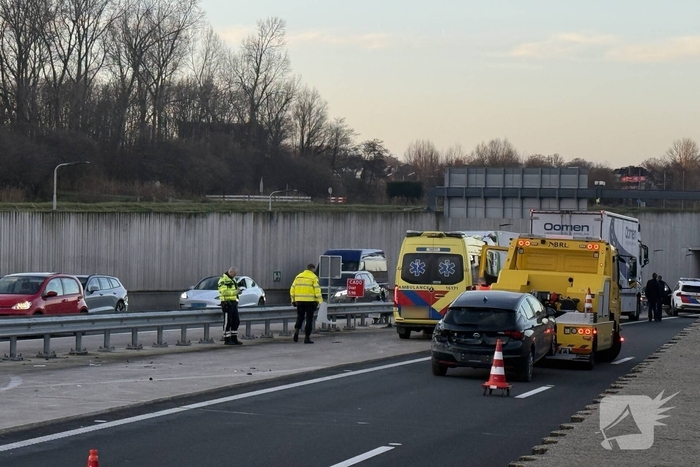Ongeval tussen auto en vrachtwagen