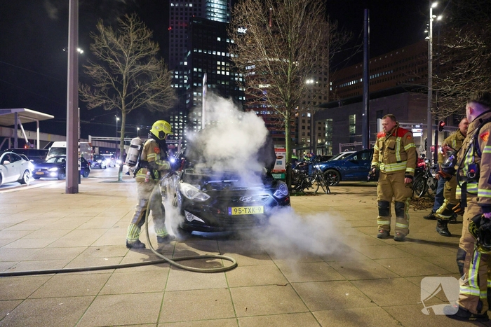 Brandweer staat vast op brug na melding autobrand