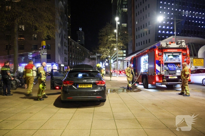 Brandweer staat vast op brug na melding autobrand