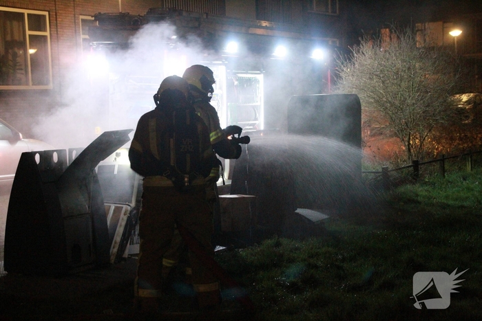 Containerbrand aangestoken met vuurwerk