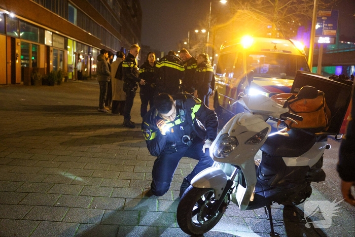 Voetganger gewond na aanrijding met bezorger