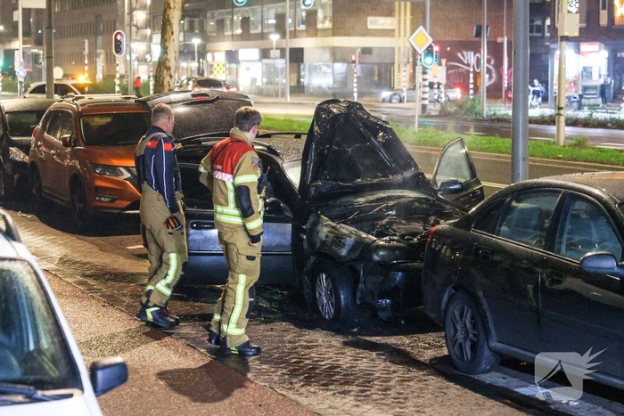 Brand in auto leidt tot onderzoek