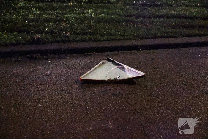 Auto ramt lantaarnpaal, scooterrijder gewond