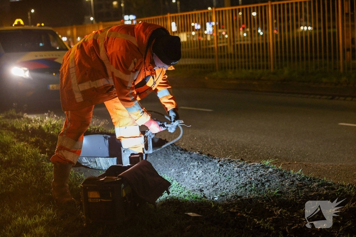 Auto ramt lantaarnpaal, scooterrijder gewond