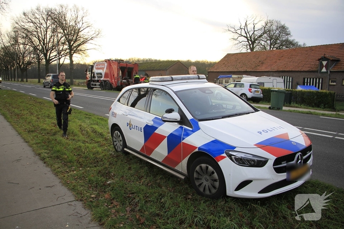 Aanrijding met letsel na botsing tussen auto en vrachtwagen