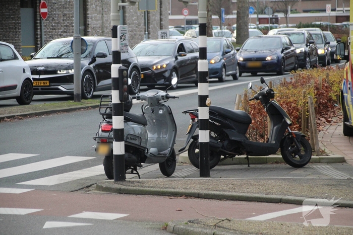 Aanrijding tussen scooters met lichte schade