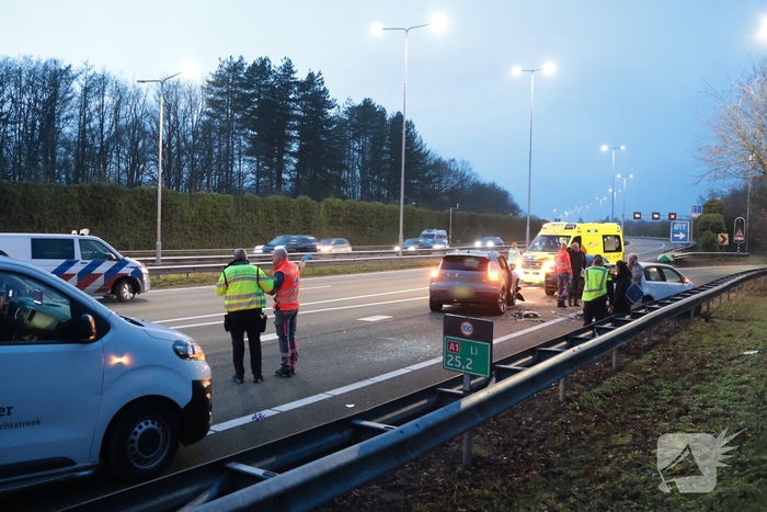 Zes voertuigen betrokken bij kettingbotsing op snelweg