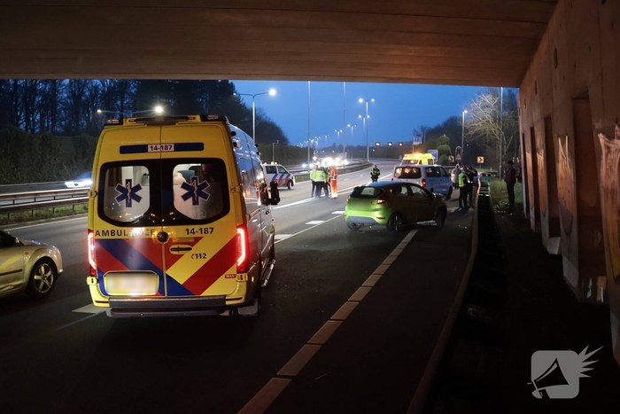 Zes voertuigen betrokken bij kettingbotsing op snelweg