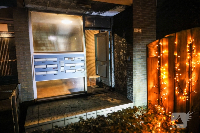 Explosie leidt tot woningbrand en ontruiming van twaalf woningen