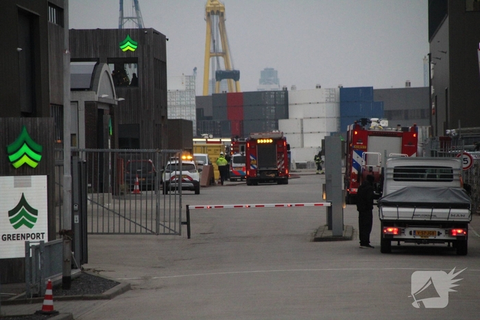 Brand in industriepand leidt tot zwarte rook