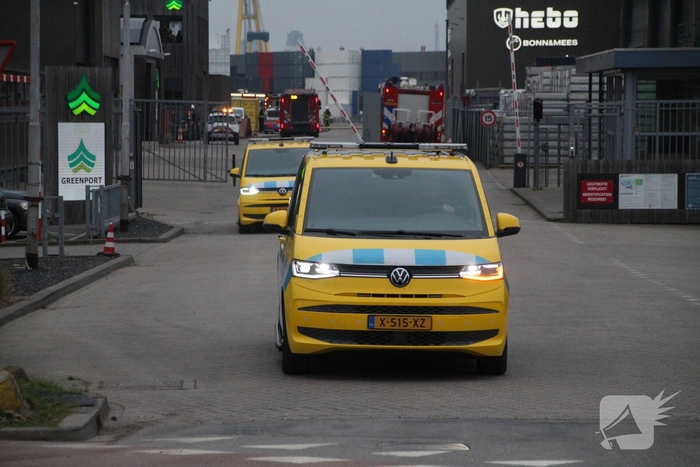 Brand in industriepand leidt tot zwarte rook