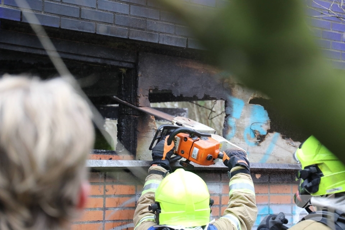 Brand in verlaten schuur zorgt voor sterke geur