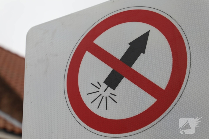 Borden geplaatst voor vuurwerkverbod in winkelgebied