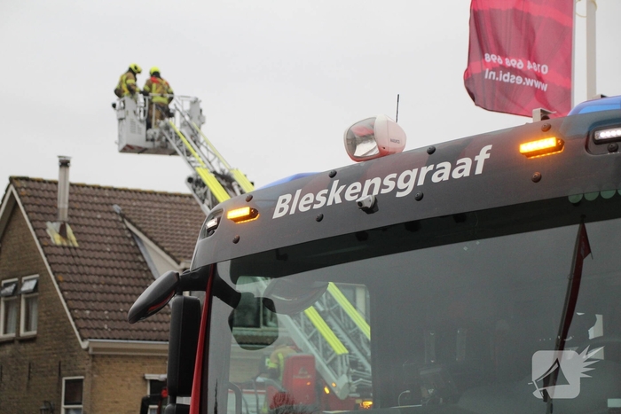 Brand in schoorsteen woning vergt brandweerinzet