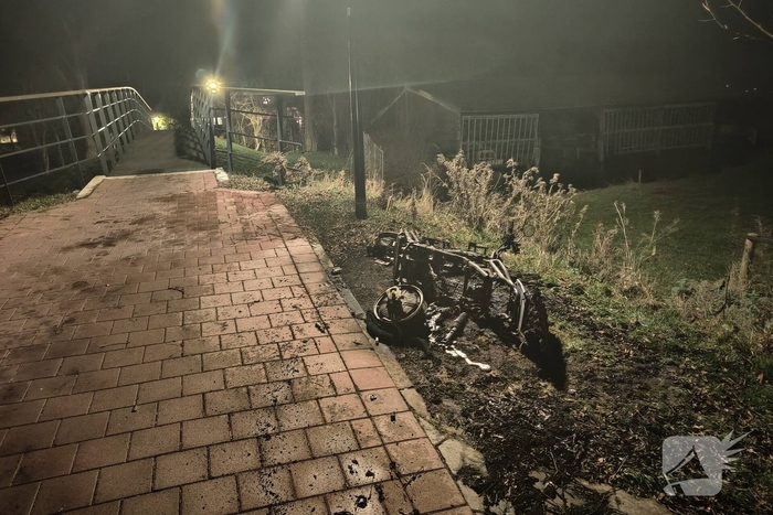 Scooter brandt volledig uit