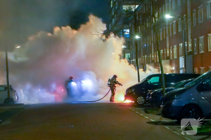 Drie auto's verwoest door brand in Amsterdam