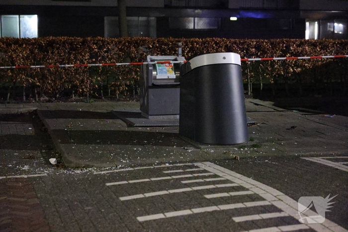 Explosie veroorzaakt brand in portiekwoning