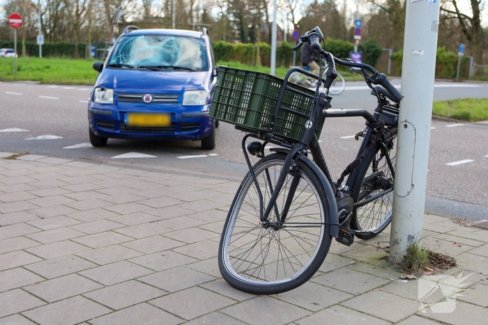 Fietser gewond bij aanrijding met auto