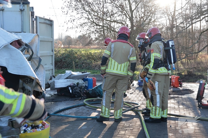 Containerbrand in opslaglocatie snel geblust